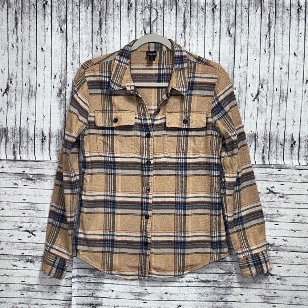 Patagonia Long-Sleeved Organic Cotton  Fjord Flannel Shirt